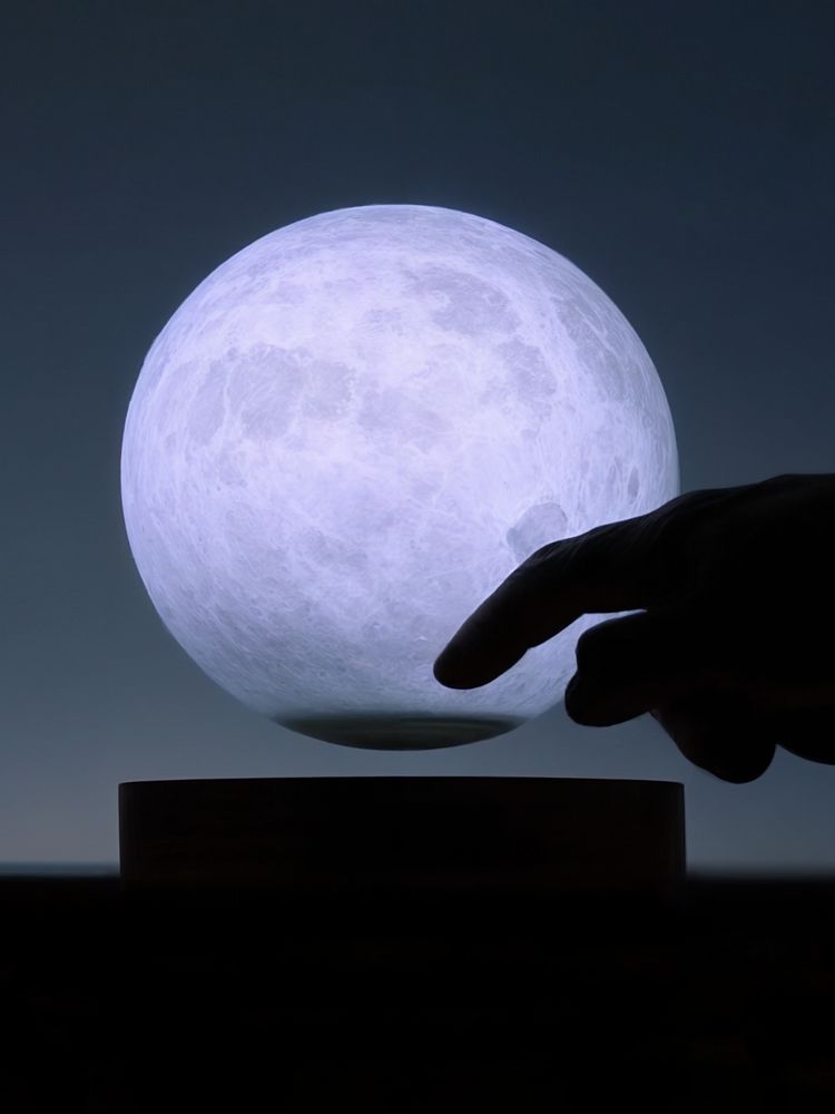 Левитирующая луна MoonFlight с пластиковой подставкой — изображение 11