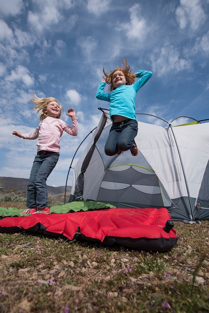 Надувной коврик Insulated Static V Luxe, красный — изображение 9