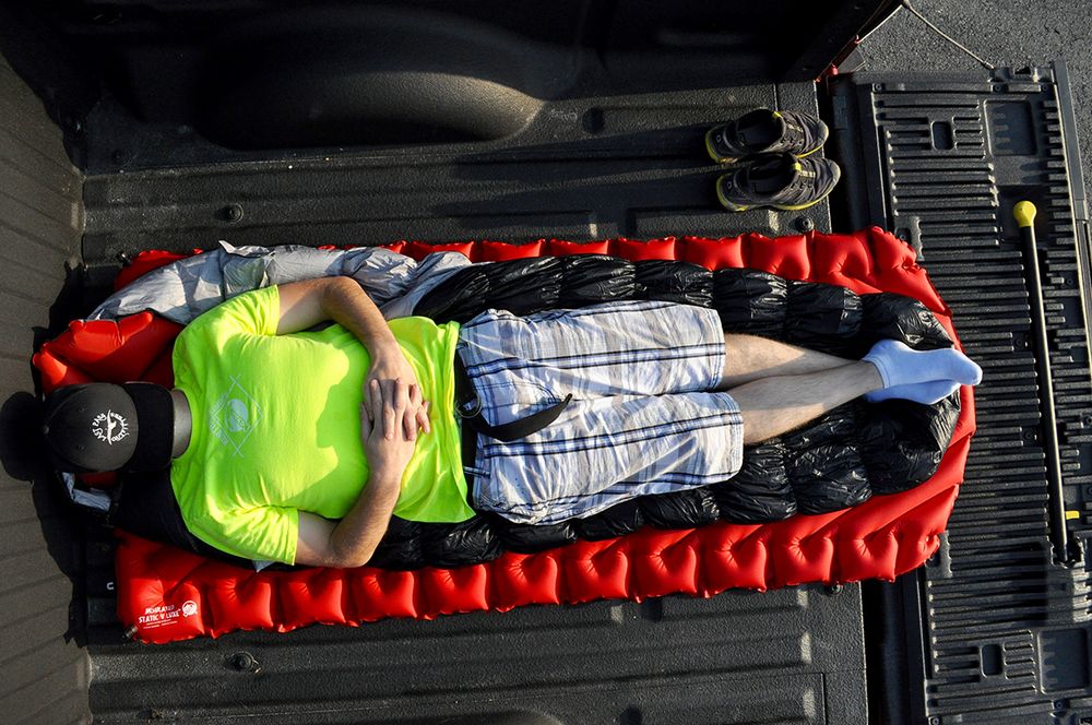 Надувной коврик Insulated Static V Luxe, красный — изображение 8