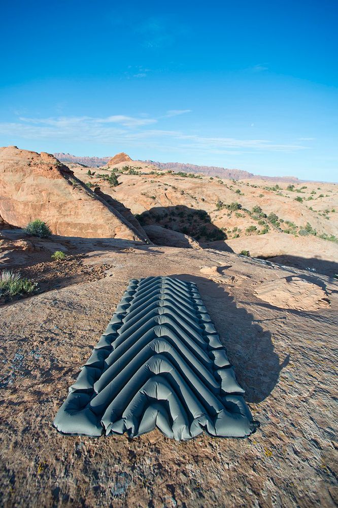 Надувной коврик Static V Luxe, серый — изображение 7