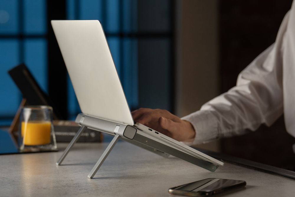 Подставка для ноутбука и планшета Rail Top, серебристая — изображение 9