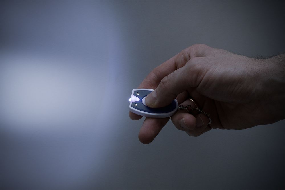 Брелок-фонарик Vivid, ver.2, синий с белым — изображение 6