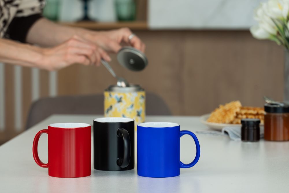 Кружка «Хамелеон», глянцевая, красная — изображение 7