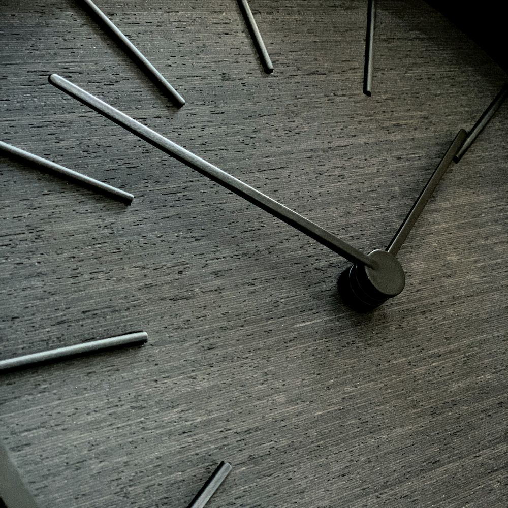 Часы настенные Plato, черное дерево — изображение 6