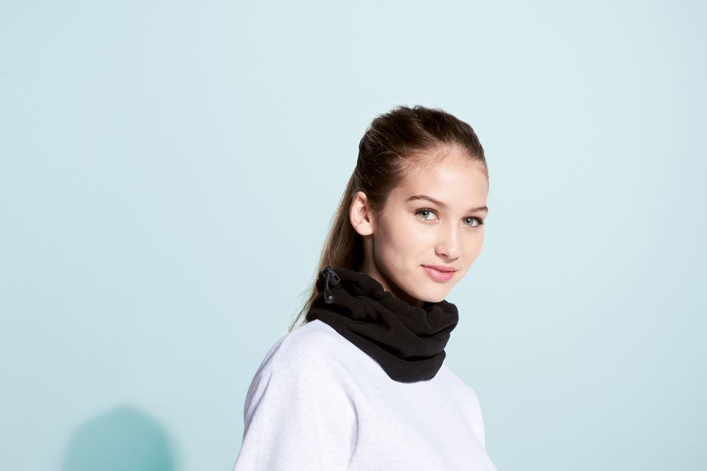 Шапка-шарф с утяжкой Blizzard, темно-синяя — изображение 5