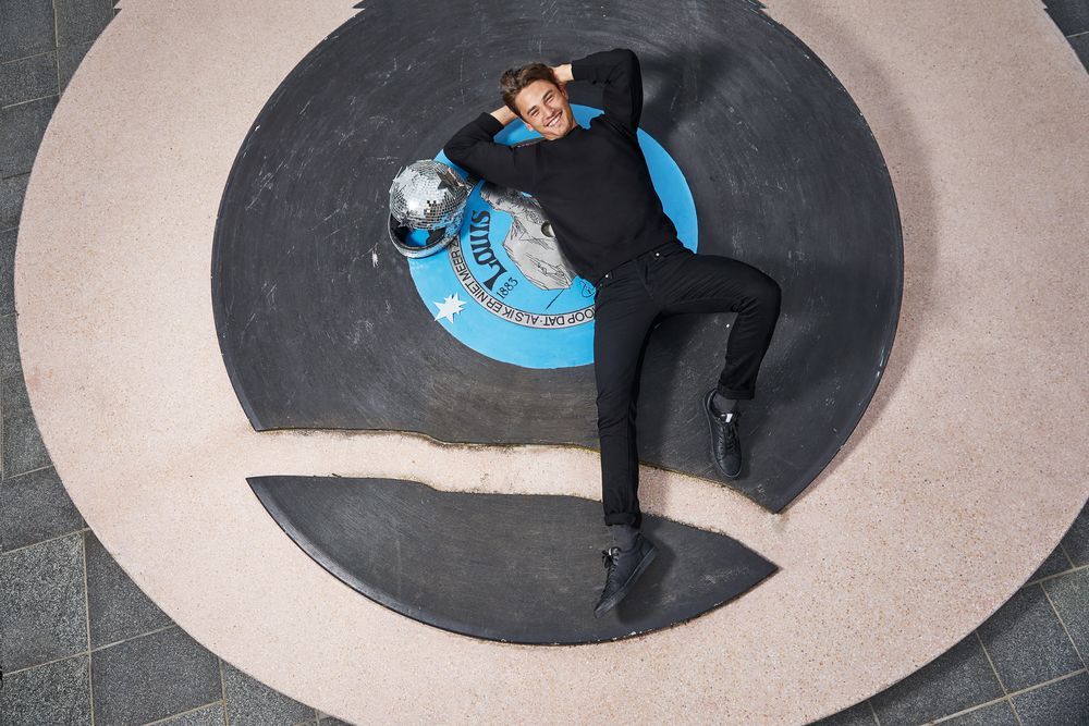 Толстовка ID.002 красная — изображение 6